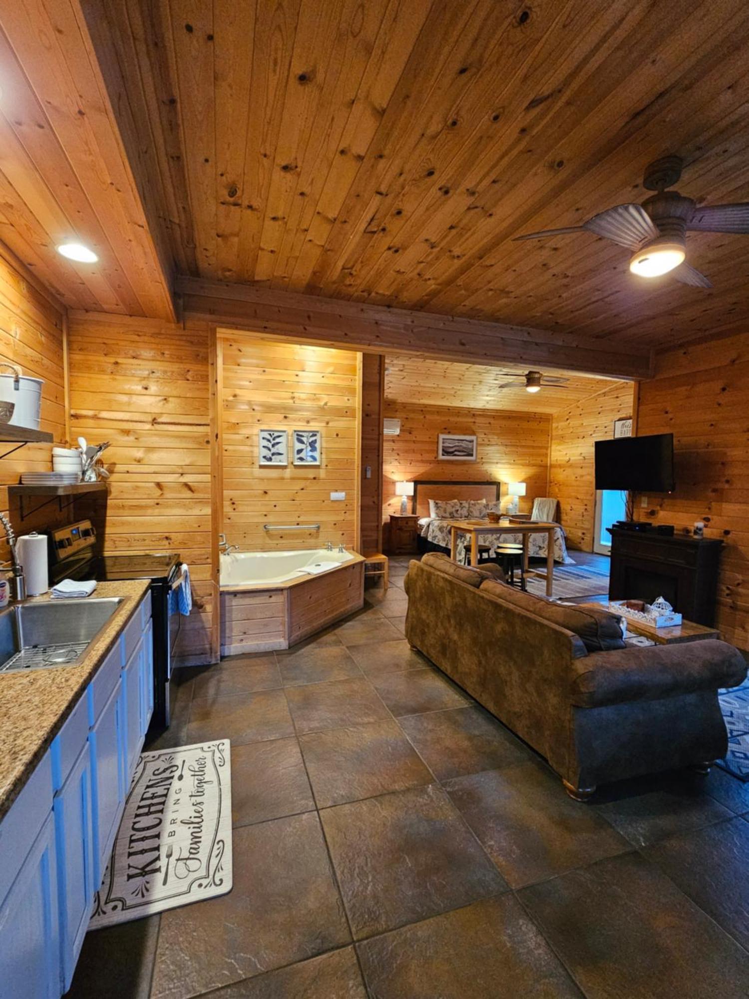 5 Min To Beaver Lake-King Bed-Fire Pit-Jetted Tub #3 Eureka Springs Eksteriør billede